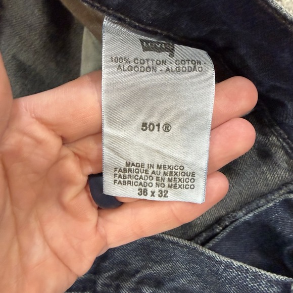 Levi's 501 Original Straight Leg Button Fly Jeans 36x32 Dark Wash Denim Everyday - Picture 3 of 11